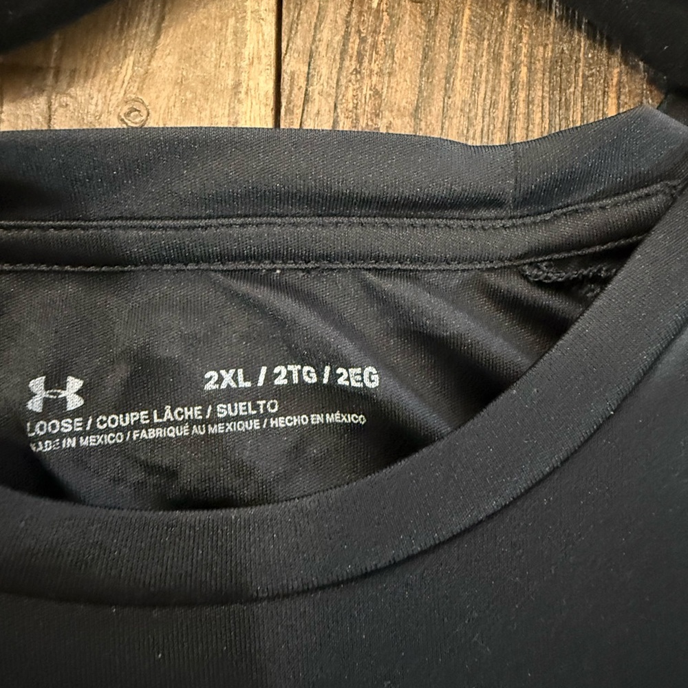 Under Armour Men's Black Short Sleeve Tee - Picture 2 of 3